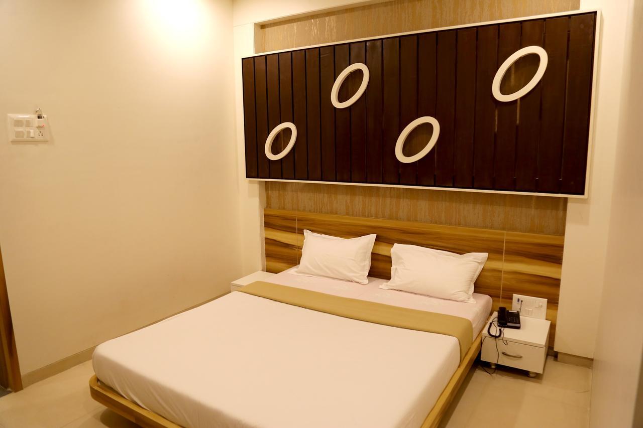 Hotel Vrinda Latur Exterior photo